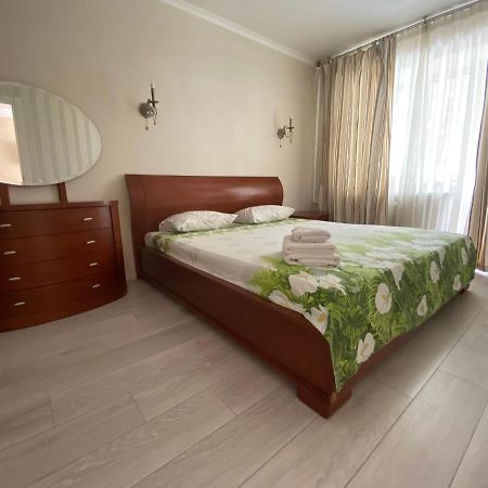 Apartment On Prospiekt Pobiedy 18 เคียฟ ภายนอก รูปภาพ